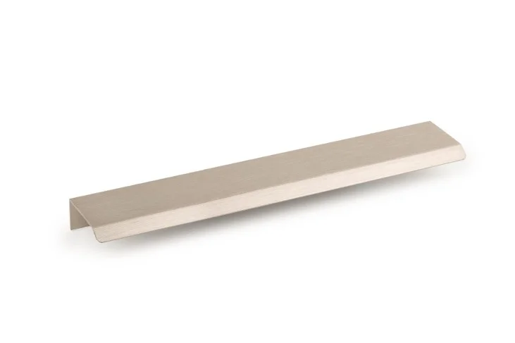 Mâner CURVE cu aspect inox